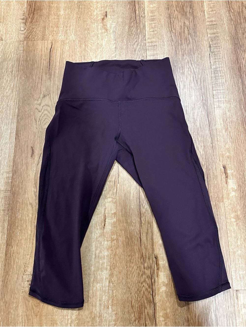 Luluelemon Womens Athletic Capri Leggings in Deep Plum